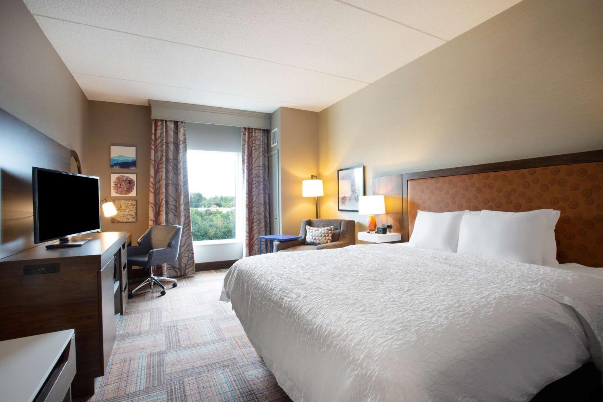 King Room - Hearing Access/Non-Smoking